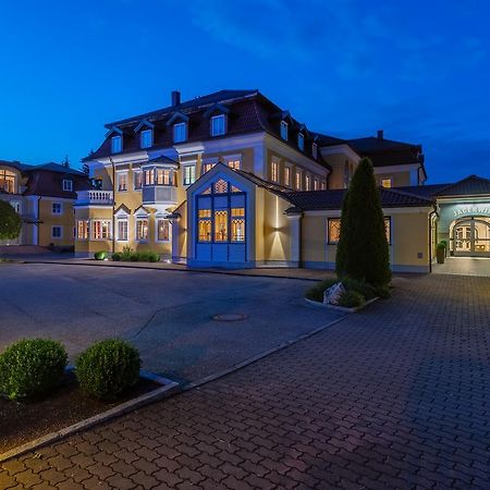 Gasthof Hotel Jaegerwirt Strasswalchen Exteriör bild