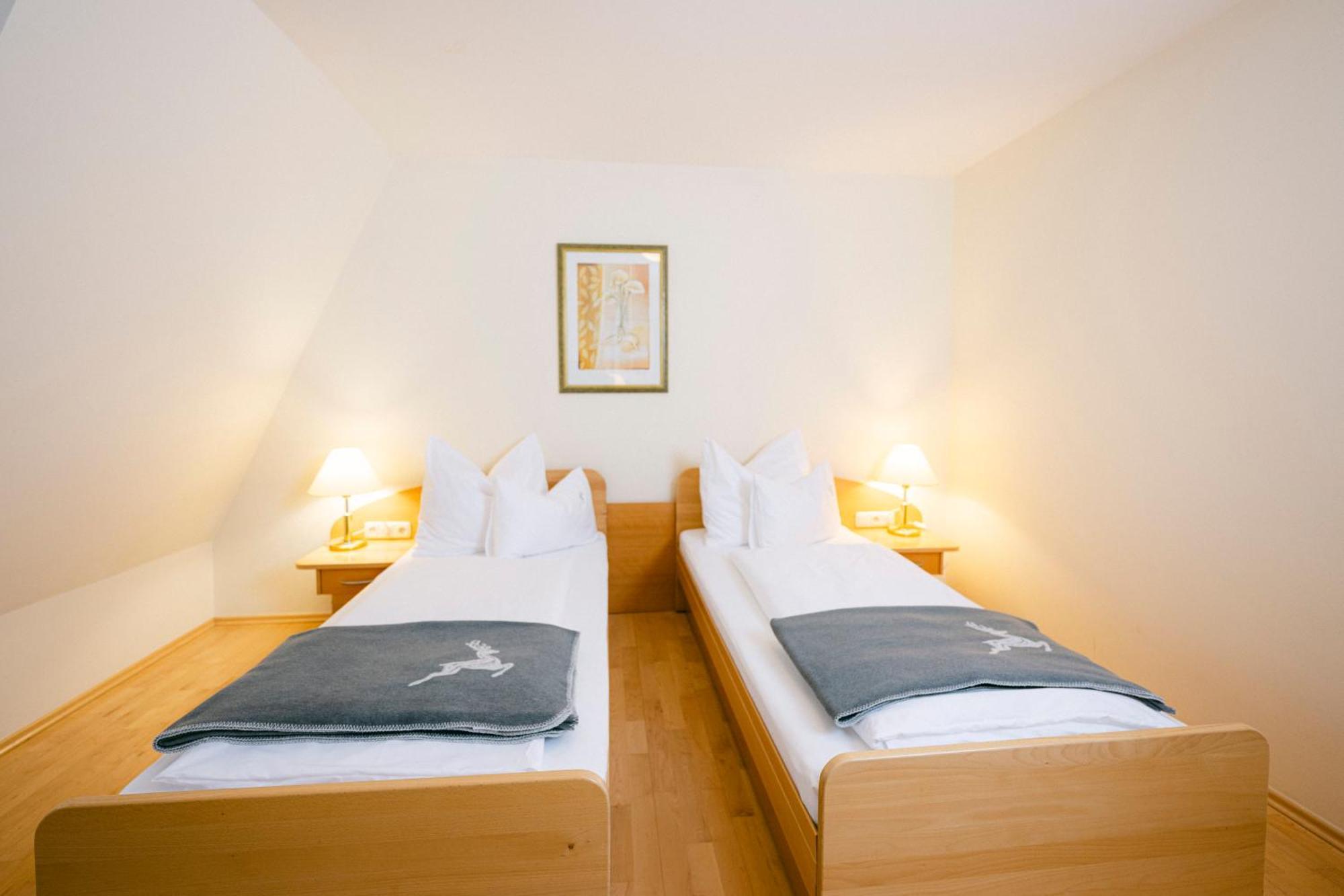 Gasthof Hotel Jaegerwirt Strasswalchen Exteriör bild