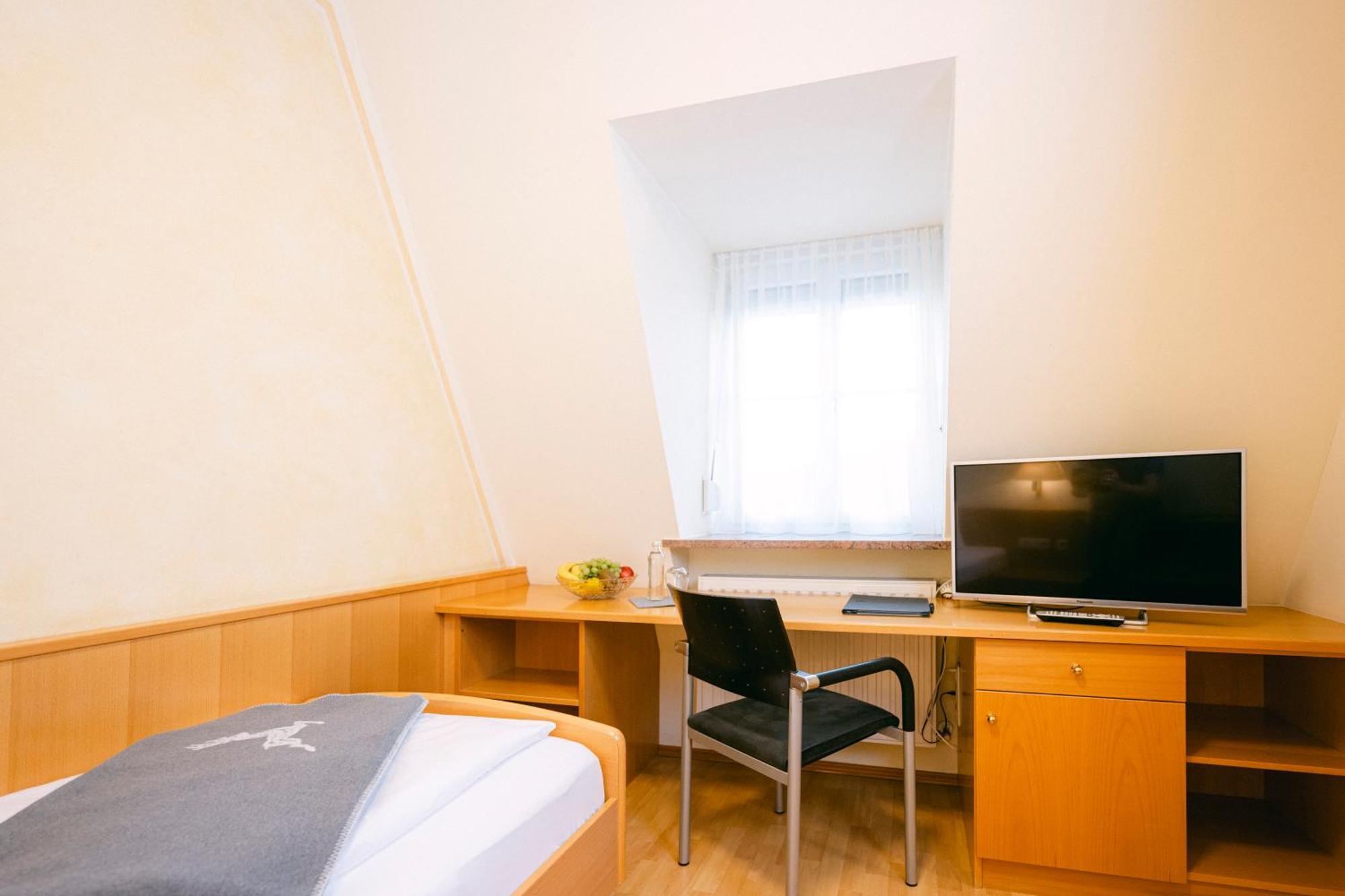 Gasthof Hotel Jaegerwirt Strasswalchen Exteriör bild