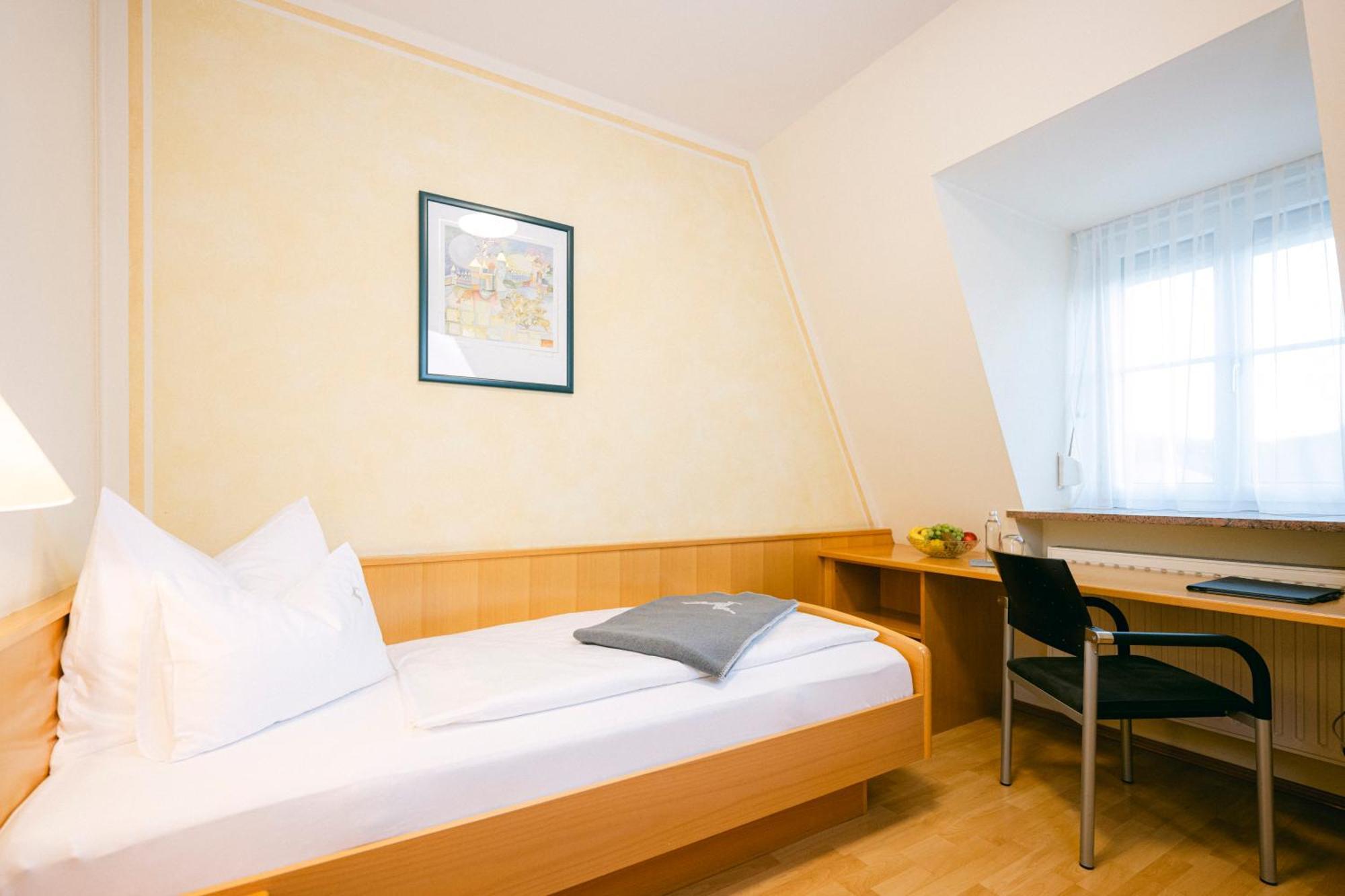 Gasthof Hotel Jaegerwirt Strasswalchen Exteriör bild