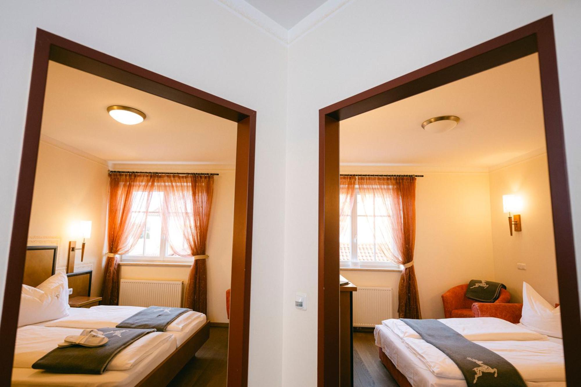 Gasthof Hotel Jaegerwirt Strasswalchen Exteriör bild