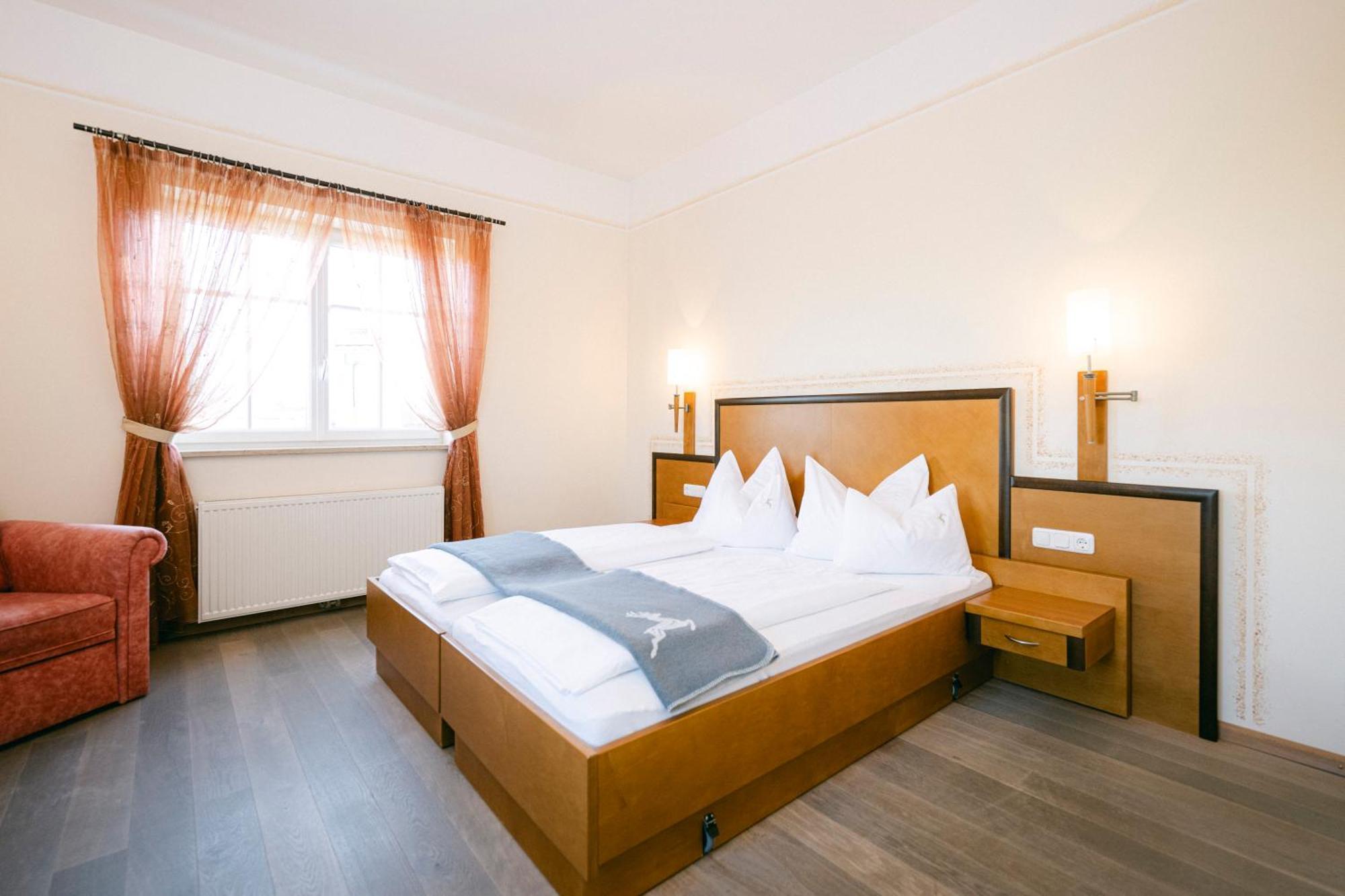 Gasthof Hotel Jaegerwirt Strasswalchen Exteriör bild