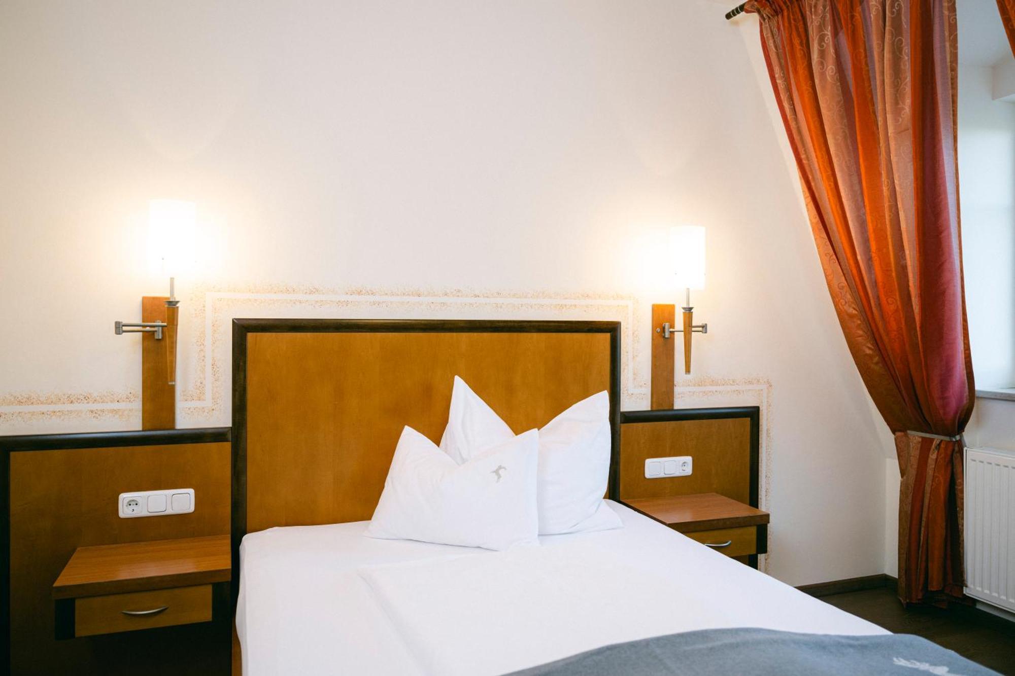 Gasthof Hotel Jaegerwirt Strasswalchen Exteriör bild